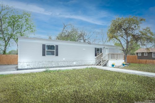 2204 Avenue K, Hondo, TX, 78861-2827 | Card Image