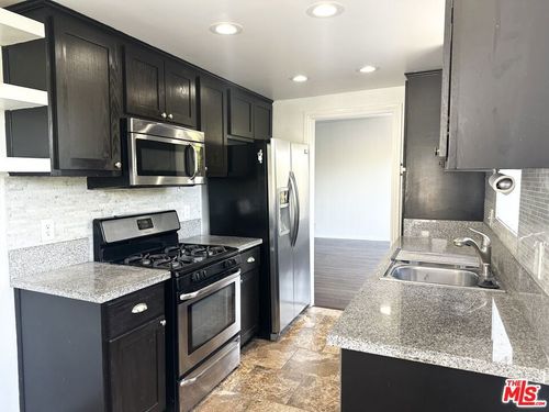 204-3271 Sawtelle Boulevard, Los Angeles, CA, 90066 | Card Image