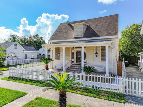 3401 Avenue N, Galveston, TX, 77550-6706 | Card Image