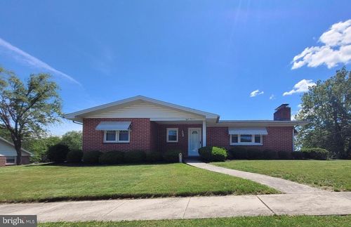 800 Deatrich Ave, MIDDLETOWN, PA, 17057-2821 | Card Image