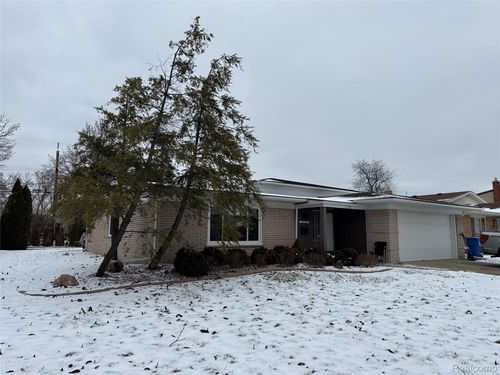 26960 Sheahan Dr, Dearborn Heights, MI, 48127-3668 | Card Image