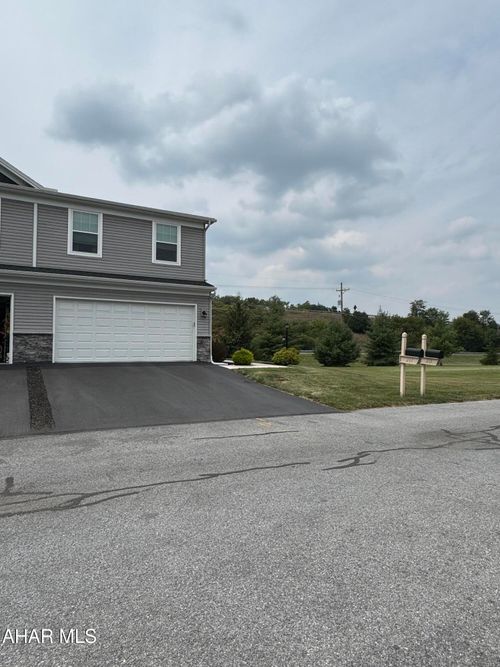 209 Barnwood Ct, Duncansville, PA, 16635-9423 | Card Image
