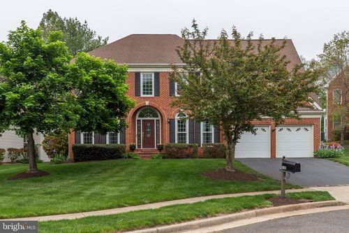 5105 Claybank Ln, CENTREVILLE, VA, 20120-1794 | Card Image