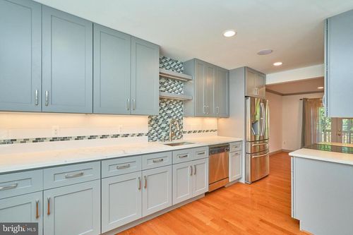 5810 Bunker Woods Ln, BURKE, VA, 22015-2729 | Card Image