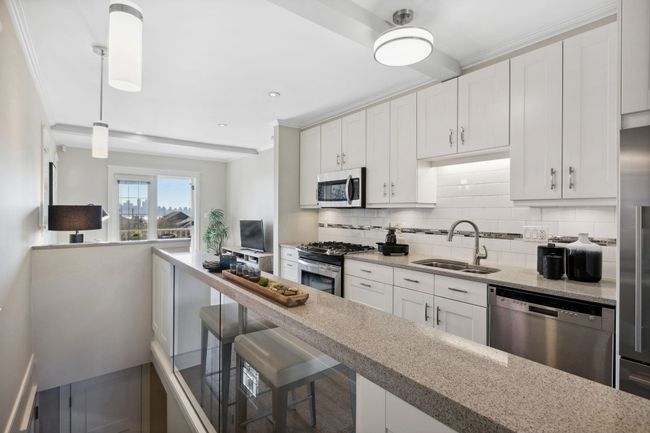 264 W 6 Th Street, Townhouse with 2 bedrooms, 2 bathrooms and 2 parking in North Vancouver BC | Image 9