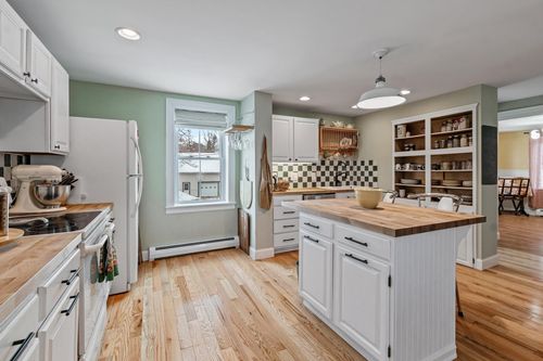 1116 Main Street, Fairfax, VT, 05454 | Card Image