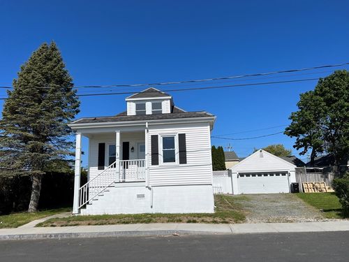 5 Almy St, Dartmouth, MA, 02748-2702 | Card Image