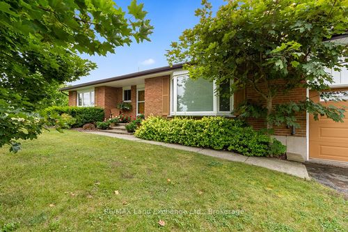 774 Bruce Ave, Kincardine, ON, N2Z | Card Image