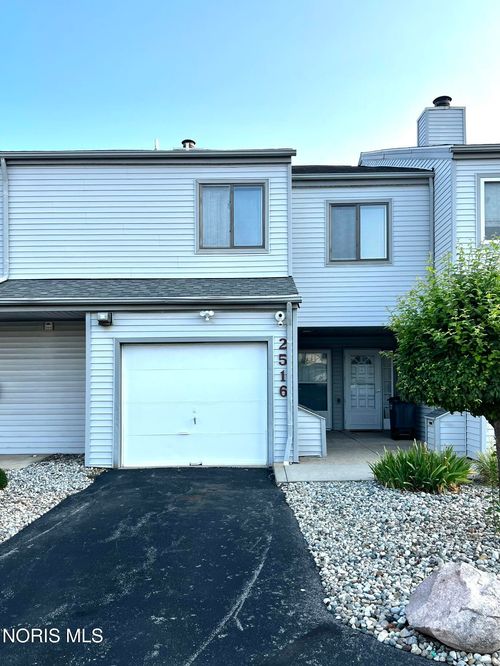 2516 W Village Dr, Toledo, OH, 43614-4750 | Card Image