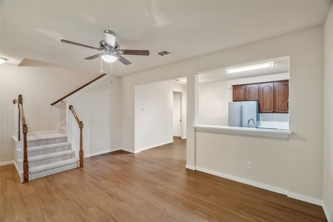 Living room-unfurnished | Image 5
