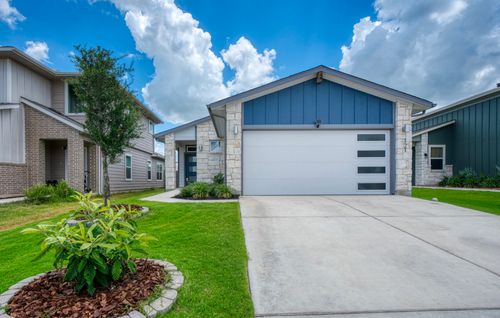 121 New Hampton Way, San Marcos, TX, 78666-4675 | Card Image