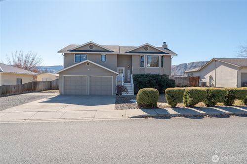 1324 3rd Street Se, East Wenatchee, WA, 98802 | Card Image