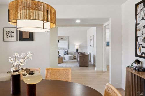 8 W Castlewood Dr, San Rafael, CA, 94901-2539 | Card Image