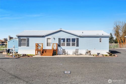 365 Ne Adams Rd, Creston, WA, 99117-8541 | Card Image