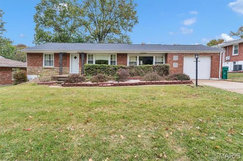 1127 Chambers Rd, Saint Louis, MO, 63137-1919 | Card Image