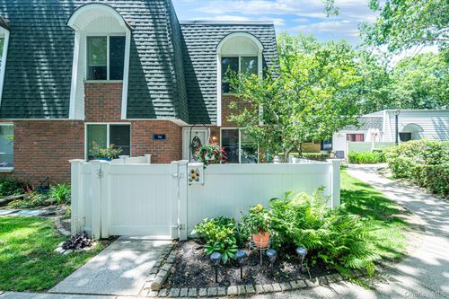 794 Blue Ridge Dr, Medford, NY, 11763-1206 | Card Image