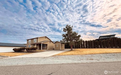 170 Lakeview Ave, Orondo, WA, 98843-9602 | Card Image