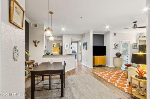 1732-8539 Gate Pkwy W, JACKSONVILLE, FL, 32216-1019 | Card Image