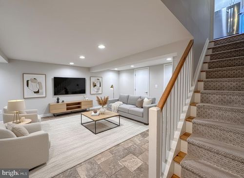 226 Guthrie Ave, ALEXANDRIA, VA, 22305-1817 | Card Image