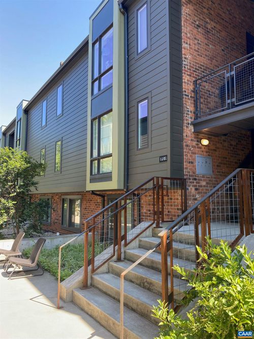 e-630 Park St, CHARLOTTESVILLE, VA, 22902-4643 | Card Image