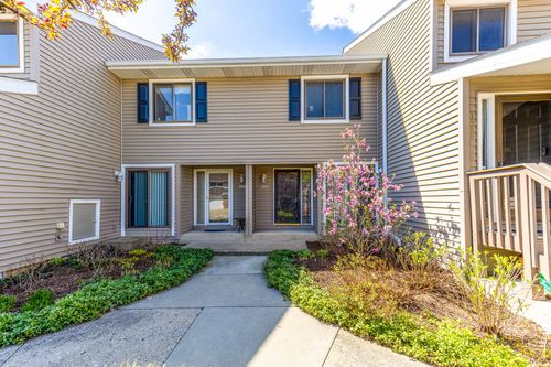 1090 Pine Tree Circle N, Buffalo Grove, IL, 60089 | Card Image