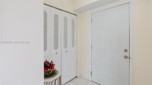 204-424 Se 10th St, Dania Beach, FL, 33004-4551 | Card Image