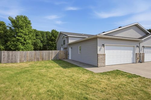 3348 10th St S, Moorhead, MN, 56560-6105 | Card Image