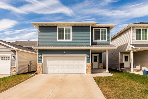 1567 68th Avenue S, Fargo, ND, 58104 | Card Image