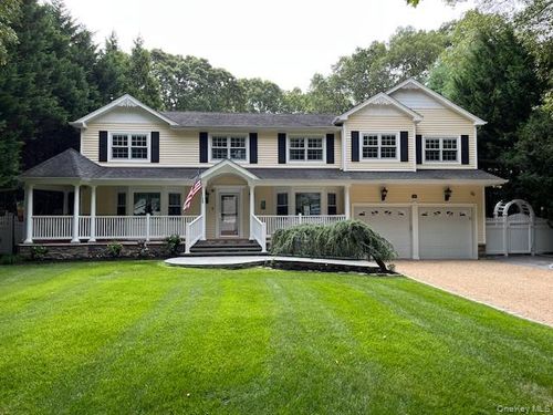 48 River Heights Dr, Smithtown, NY, 11787-1742 | Card Image