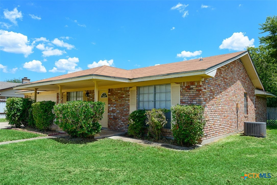 Kangaroo Ave, Killeen, TX 76543