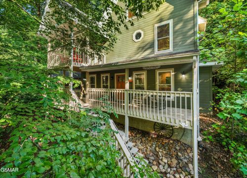 1110 Ski Mountain Rd, Gatlinburg, TN, 37738-3838 | Card Image
