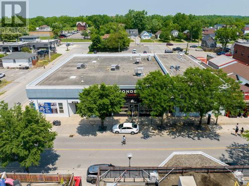 4635 Queen St, Niagara Falls, ON, L2E2L7 | Card Image