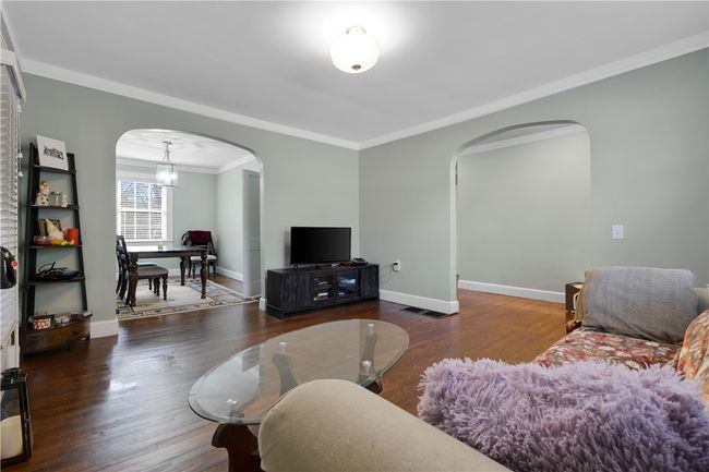 2 bedroom living room | Image 7