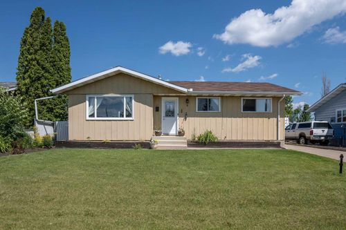 8 Princess Dr, Lamont, AB, T0B2R0 | Card Image