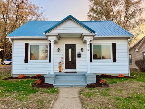 716 W Walnut St, Brownstown, IN, 47220-1223 | Card Image