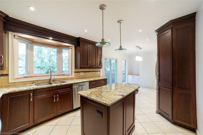 125 Lakeside Dr, House other with 4 bedrooms, 2 bathrooms and 5 parking in Grimsby ON | Image 7