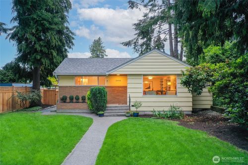 3444 45th Ave Sw, Seattle, WA, 98116-3331 | Card Image