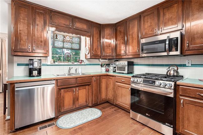 1625 Rushing River Way, House other with 3 bedrooms, 3 bathrooms and null parking in Suwanee GA | Image 8