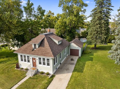 106 W Nokomis St, Osakis, MN, 56360-8367 | Card Image