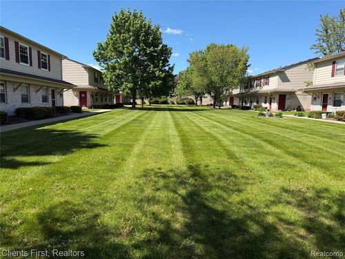 196 Princeton Dr, South Lyon, MI, 48178-1510 | Card Image