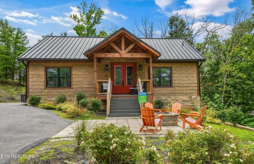 2930 Lightning Strike Dr, Sevierville, TN, 37862 | Card Image