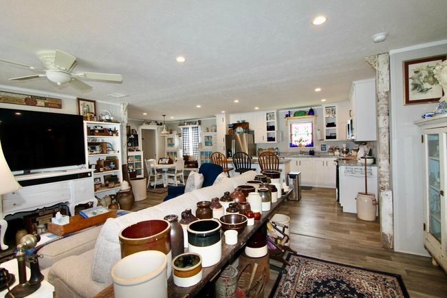 108 Richard Dr, Home with 4 bedrooms, 2 bathrooms and null parking in Pataskala OH | Image 4