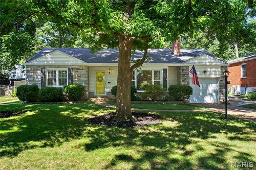 1135 Eastbrook Ln, Webster Groves, MO, 63119-4821 | Card Image