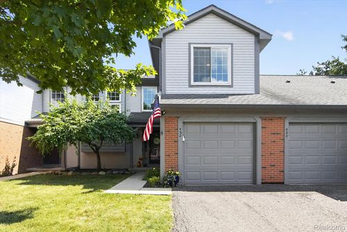 532 Winwood Cir, Walled Lake, MI, 48390-3576 | Card Image