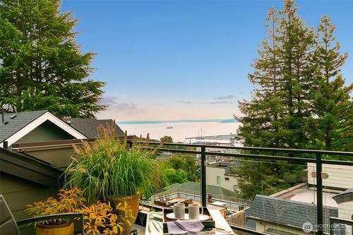 unit-23-2111 9th Ave W, Seattle, WA, 98119-3078 | Card Image