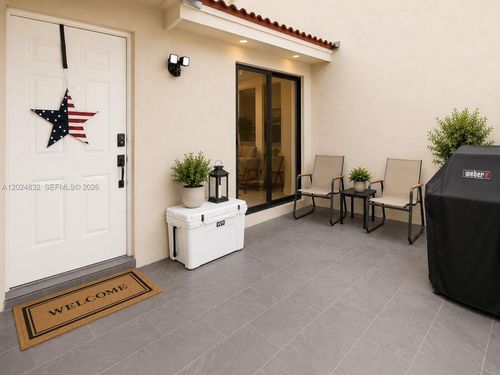 6538 Nw 170th Ln, Hialeah, FL, 33015-4632 | Card Image