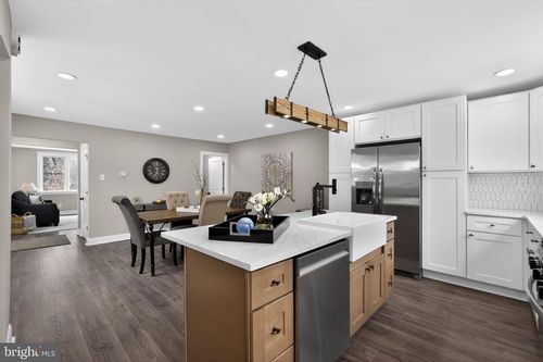 911 W Cobbs Creek Parkway, LANSDOWNE, PA, 19050 | Card Image