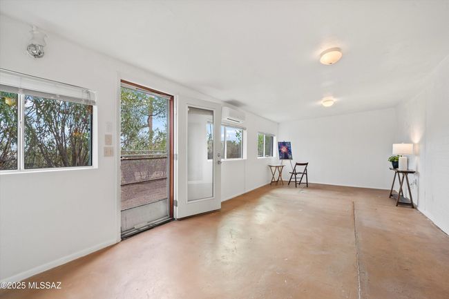 14-Family Room | Image 15