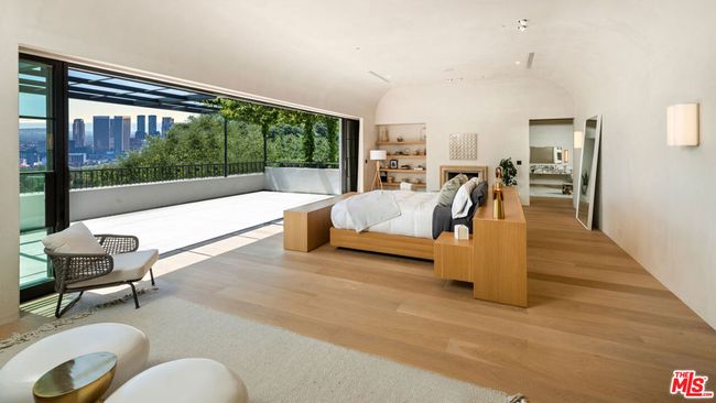 9904 Kip Dr, House other with 10 bedrooms, 22 bathrooms and null parking in Beverly Hills CA | Image 11