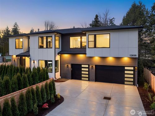 13698 Ne 83rd St, Redmond, WA, 98052-1946 | Card Image